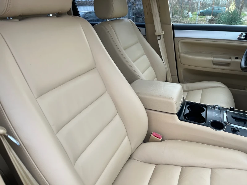 VW Touareg 3.0TDI-224-NAVI-ITALIA, снимка 7 - Автомобили и джипове - 52730248