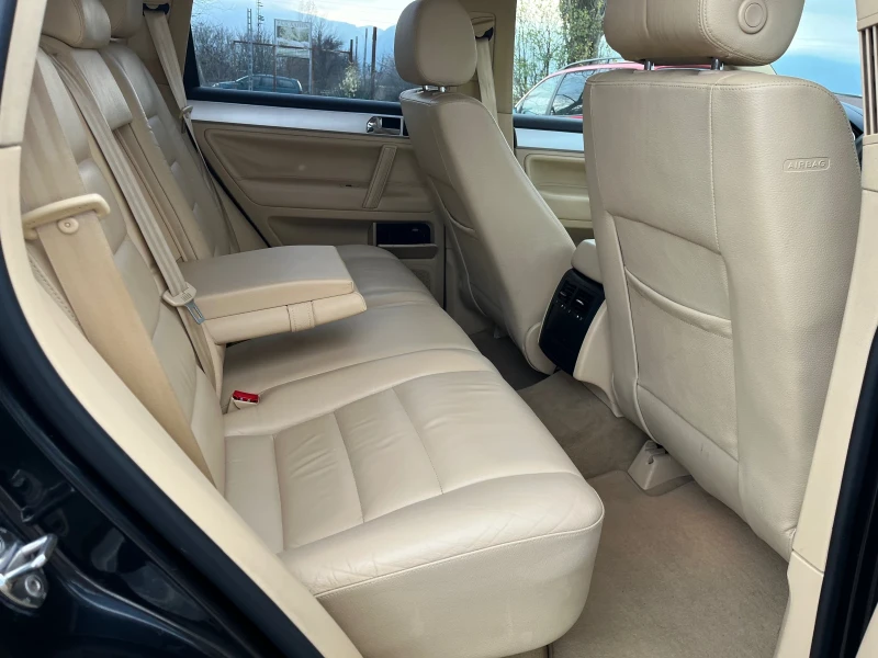 VW Touareg 3.0TDI-224-NAVI-ITALIA, снимка 8 - Автомобили и джипове - 52730248
