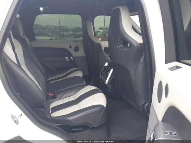 Land Rover Range Rover Sport 5.0L V8 SUPERCHARGED SVR - изображение 9