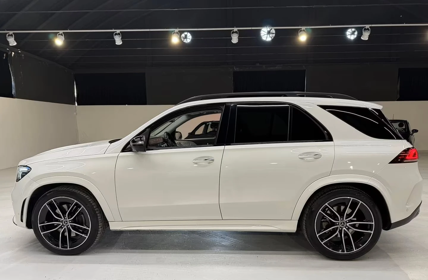 Mercedes-Benz GLE 400 d 4Matic AMG-Line - изображение 3