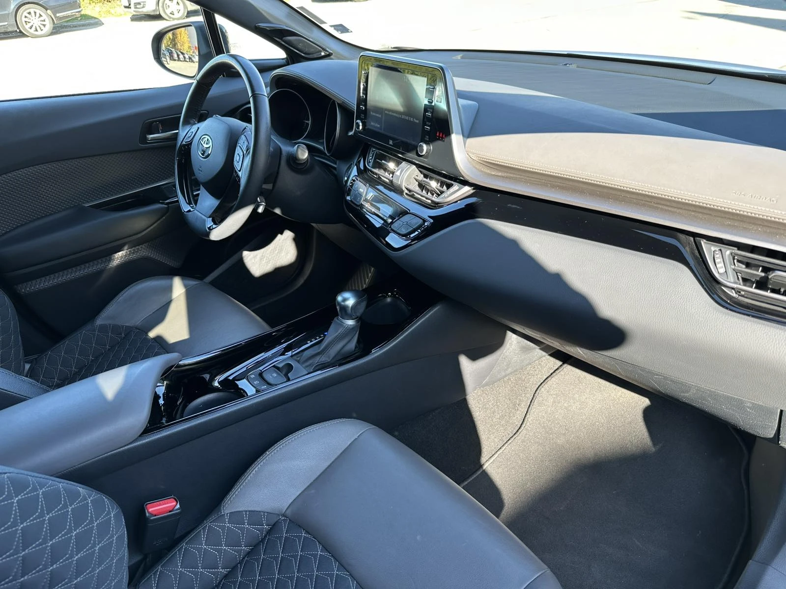 Toyota C-HR 1.8 HSD Classy | Mobile.bg — изображение 12