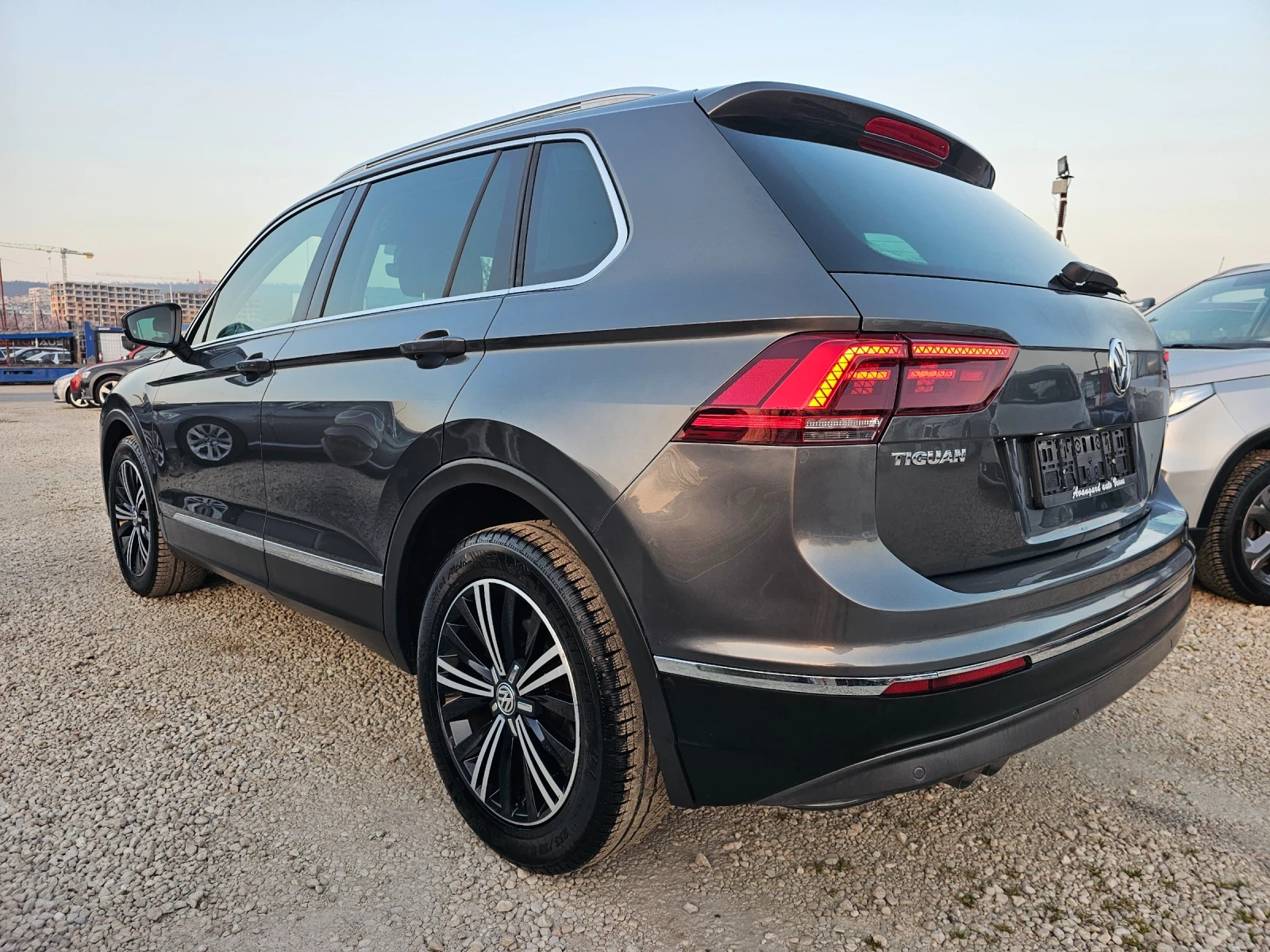 VW Tiguan 2.0TDI, 150к.с., снимка 6 - Автомобили и джипове - 53880674