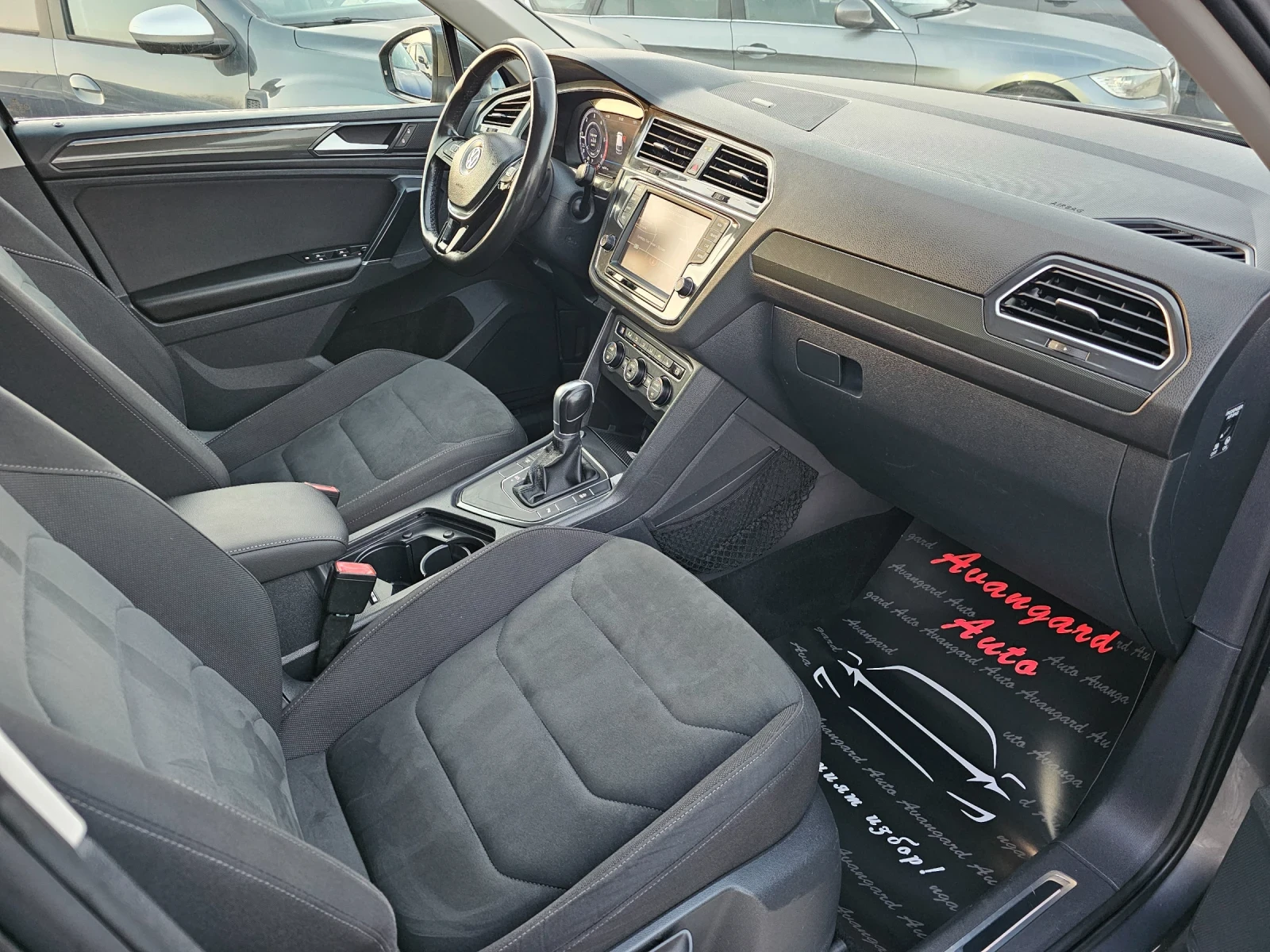 VW Tiguan 2.0TDI, 150к.с., снимка 9 - Автомобили и джипове - 53880674
