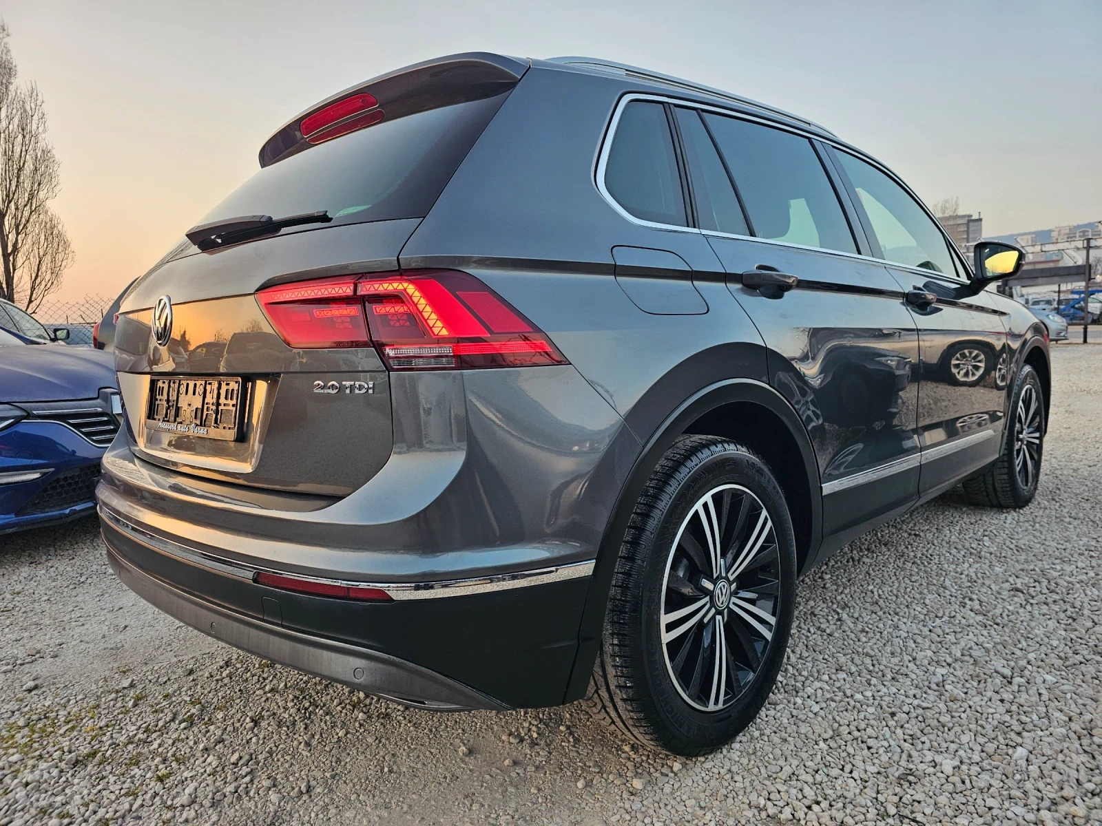 VW Tiguan 2.0TDI, 150к.с., снимка 4 - Автомобили и джипове - 53880674