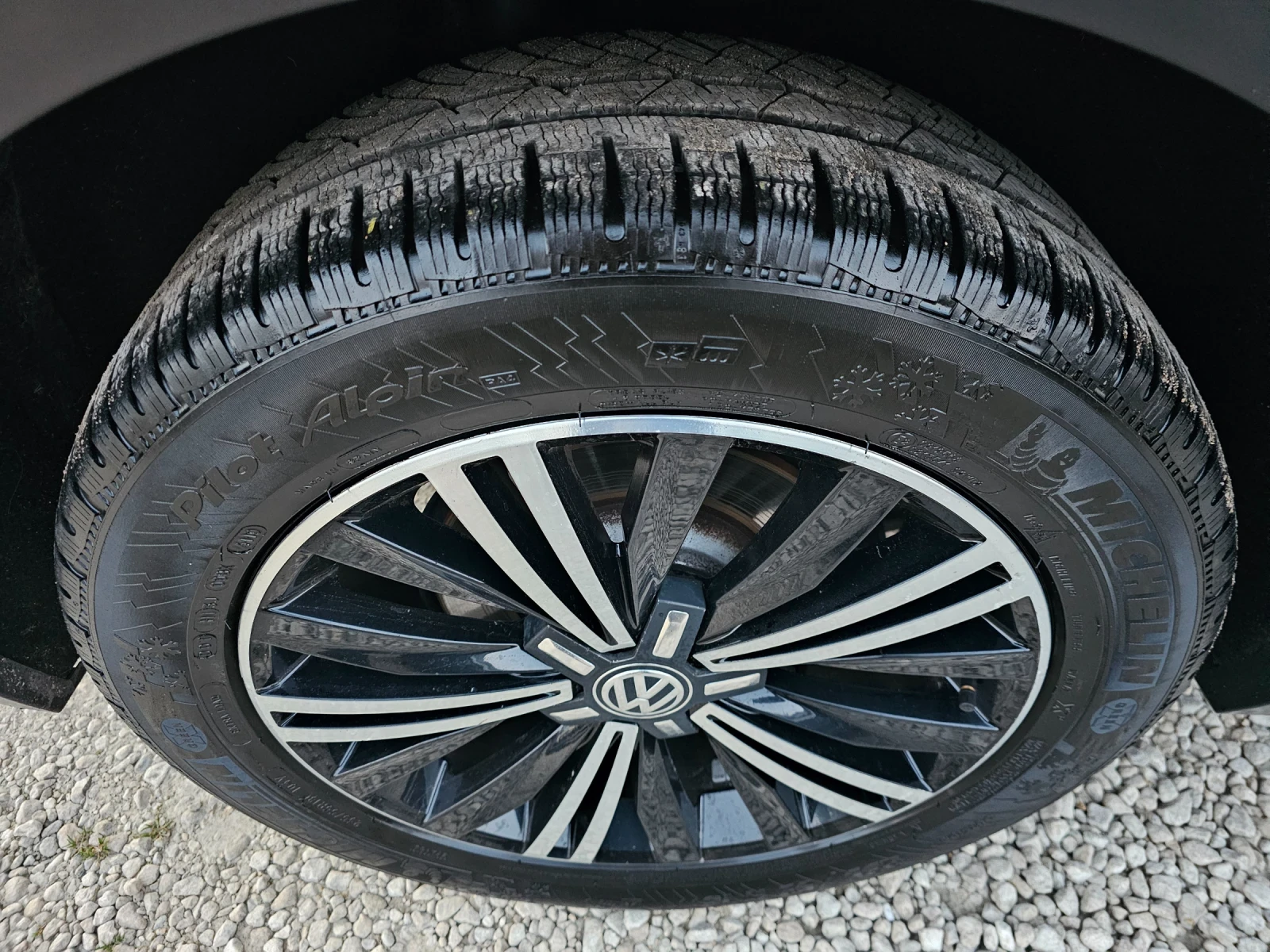 VW Tiguan 2.0TDI, 150к.с., снимка 14 - Автомобили и джипове - 53880674