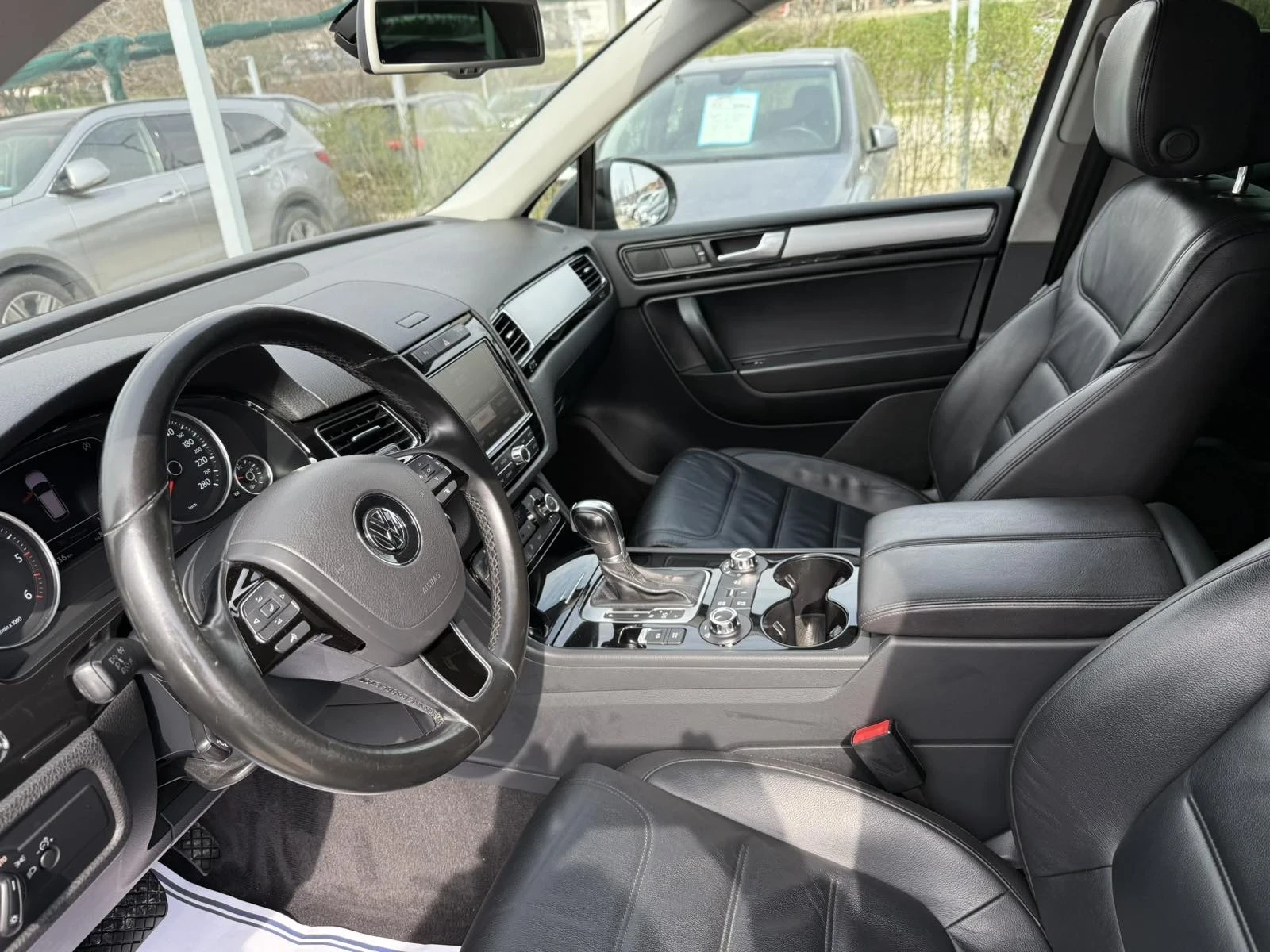 VW Touareg 3.0TDI 245к.с., снимка 9 - Автомобили и джипове - 54139079