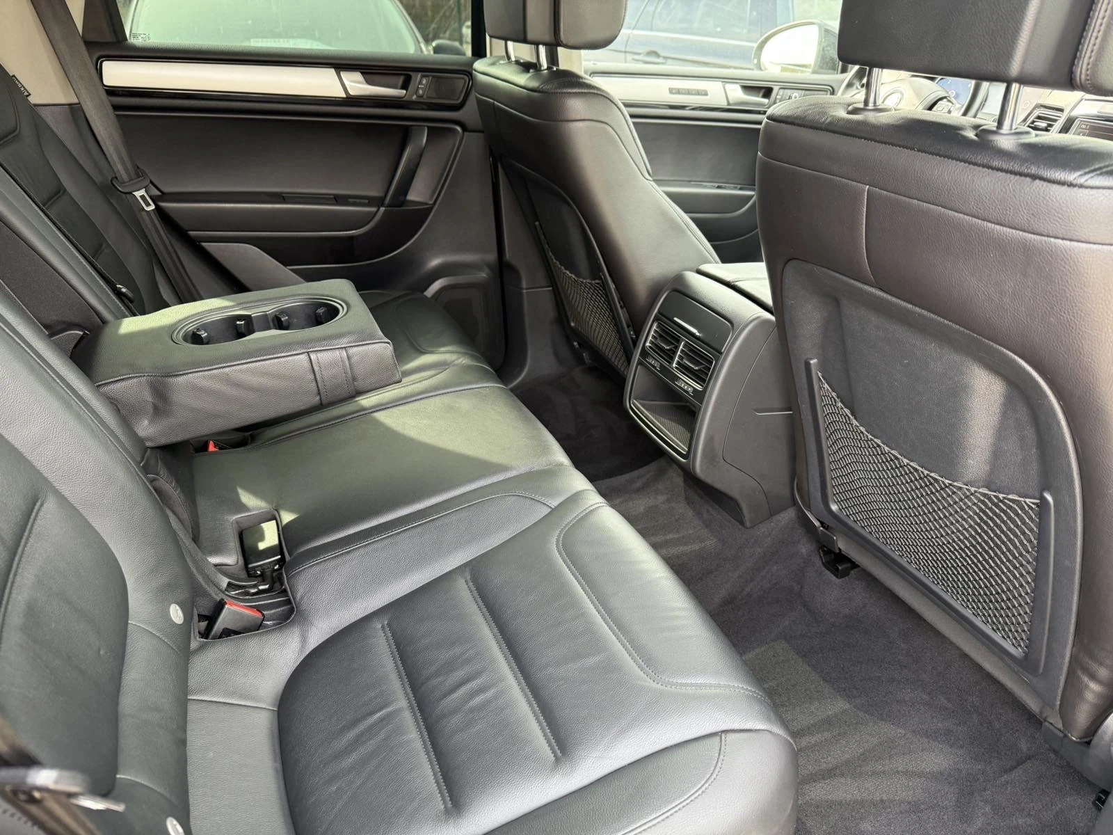 VW Touareg 3.0TDI 245к.с., снимка 11 - Автомобили и джипове - 54139079