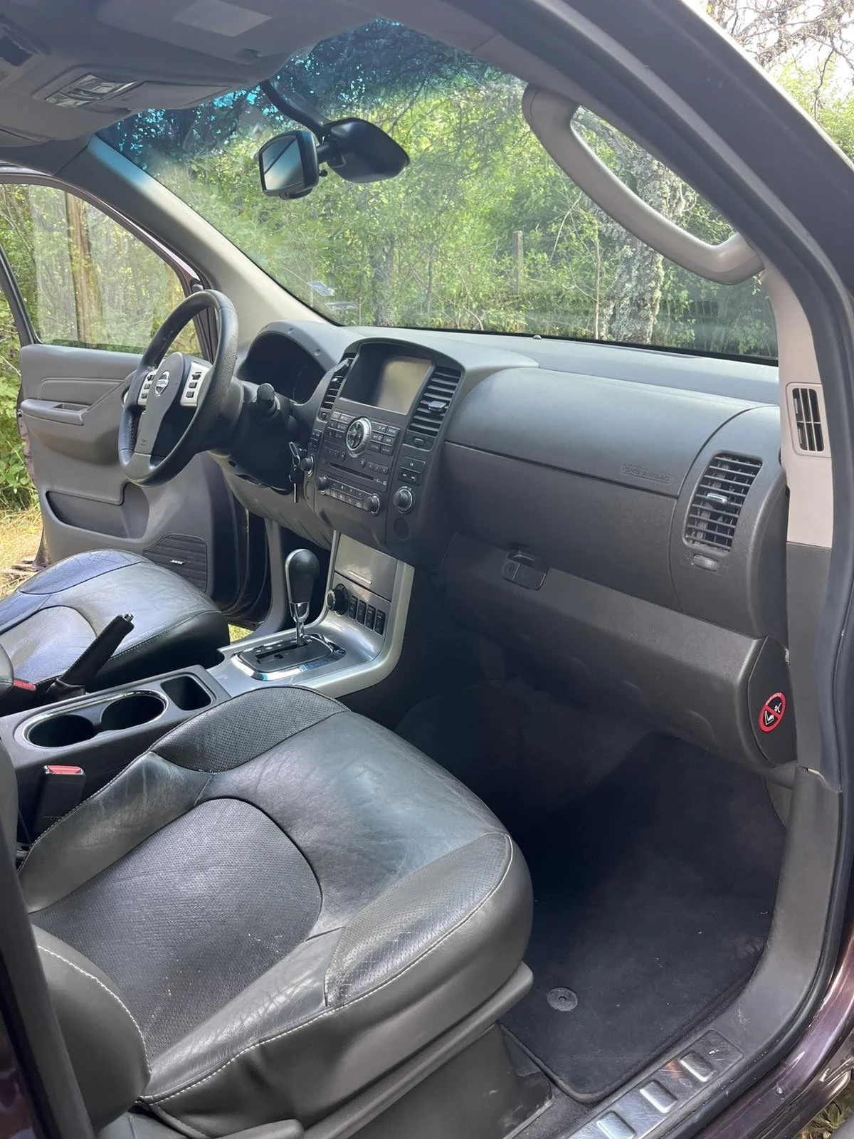 Nissan Navara 3.0D, снимка 12 - Автомобили и джипове - 54790726