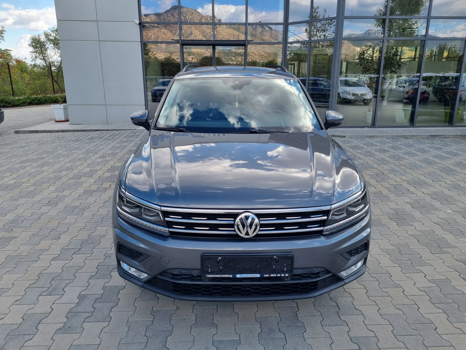 VW Tiguan 2.0TDi-150ps 4 MOTION* KEYLESS, КОЖА, LED, DISTRON, снимка 2 - Автомобили и джипове - 56310842