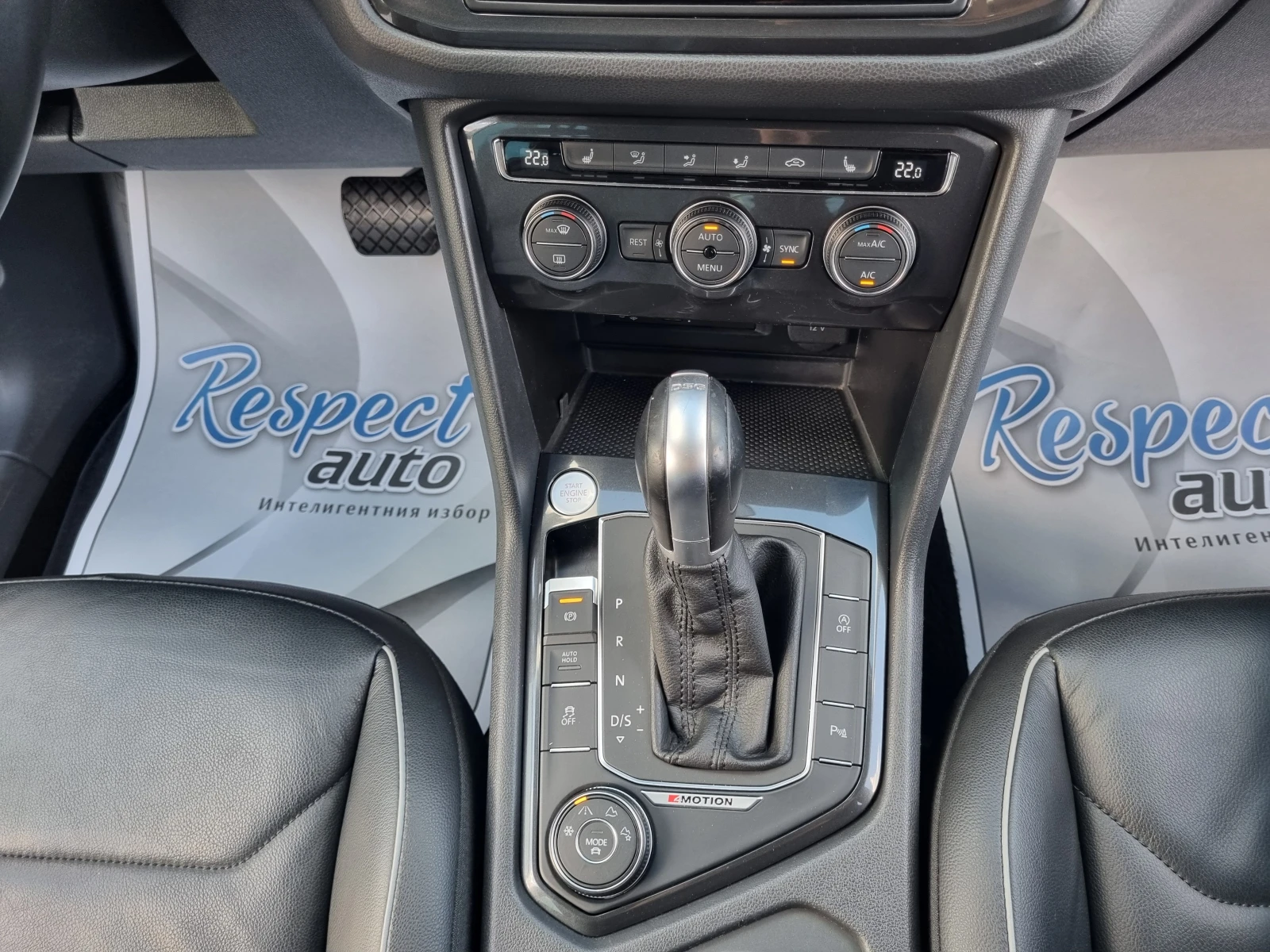 VW Tiguan 2.0TDi-150ps 4 MOTION* KEYLESS, КОЖА, LED, DISTRON, снимка 11 - Автомобили и джипове - 56310842
