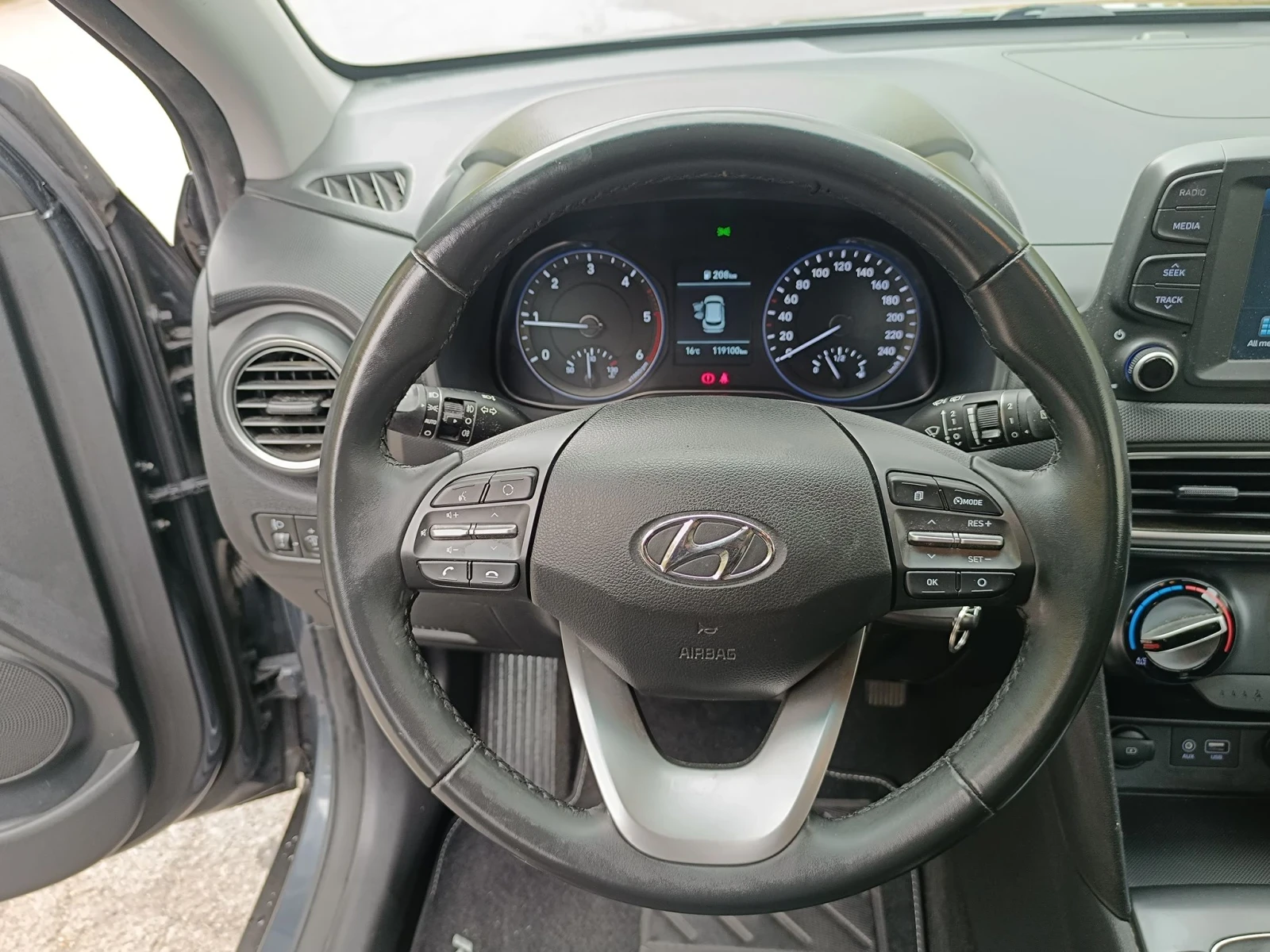 Hyundai Kona 1.6 Crdi , снимка 14 - Автомобили и джипове - 56433992