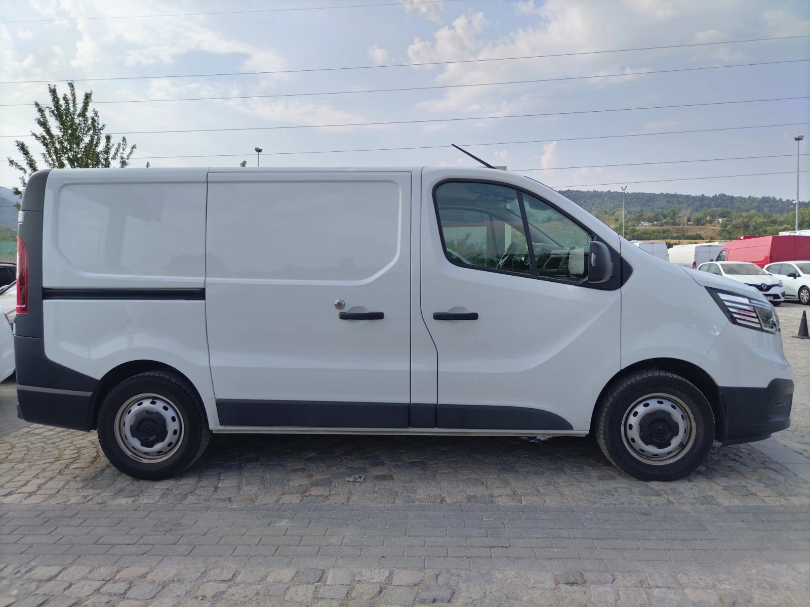 Renault Trafic 2.0dCi/ 110к.с./L1H1, снимка 8 - Бусове и автобуси - 55786980