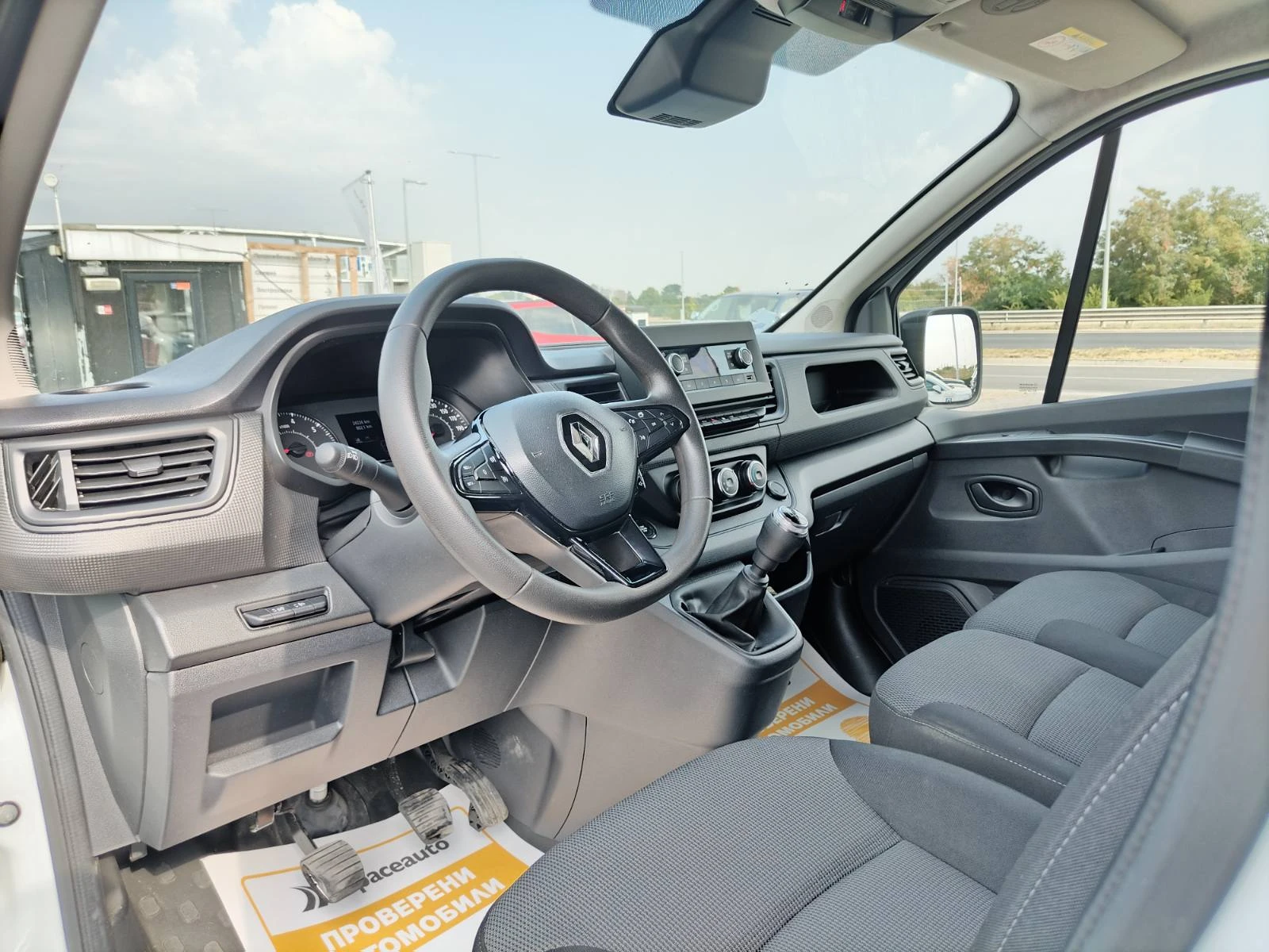 Renault Trafic 2.0dCi/ 110к.с./L1H1, снимка 12 - Бусове и автобуси - 55786980
