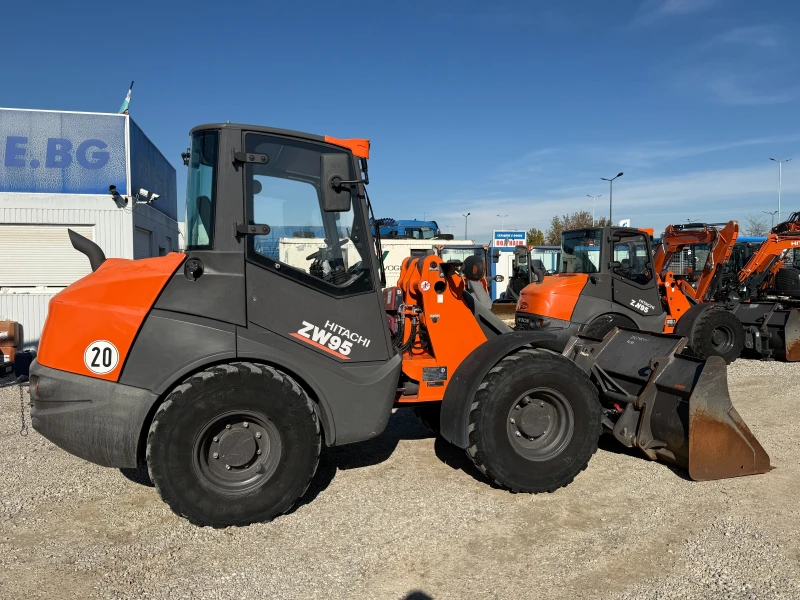 Челен товарач Hitachi ZW 95, снимка 13 - Индустриална техника - 52422115