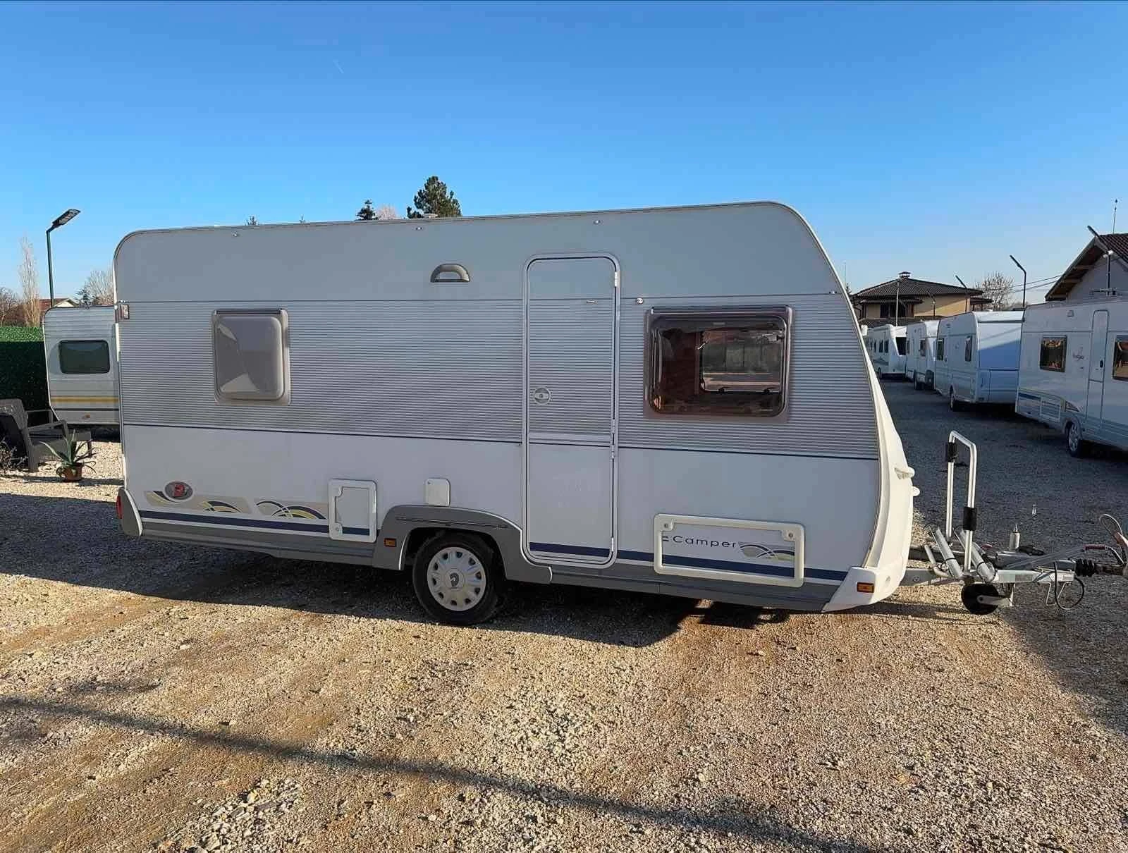 Каравана Dethleffs С единични легла 