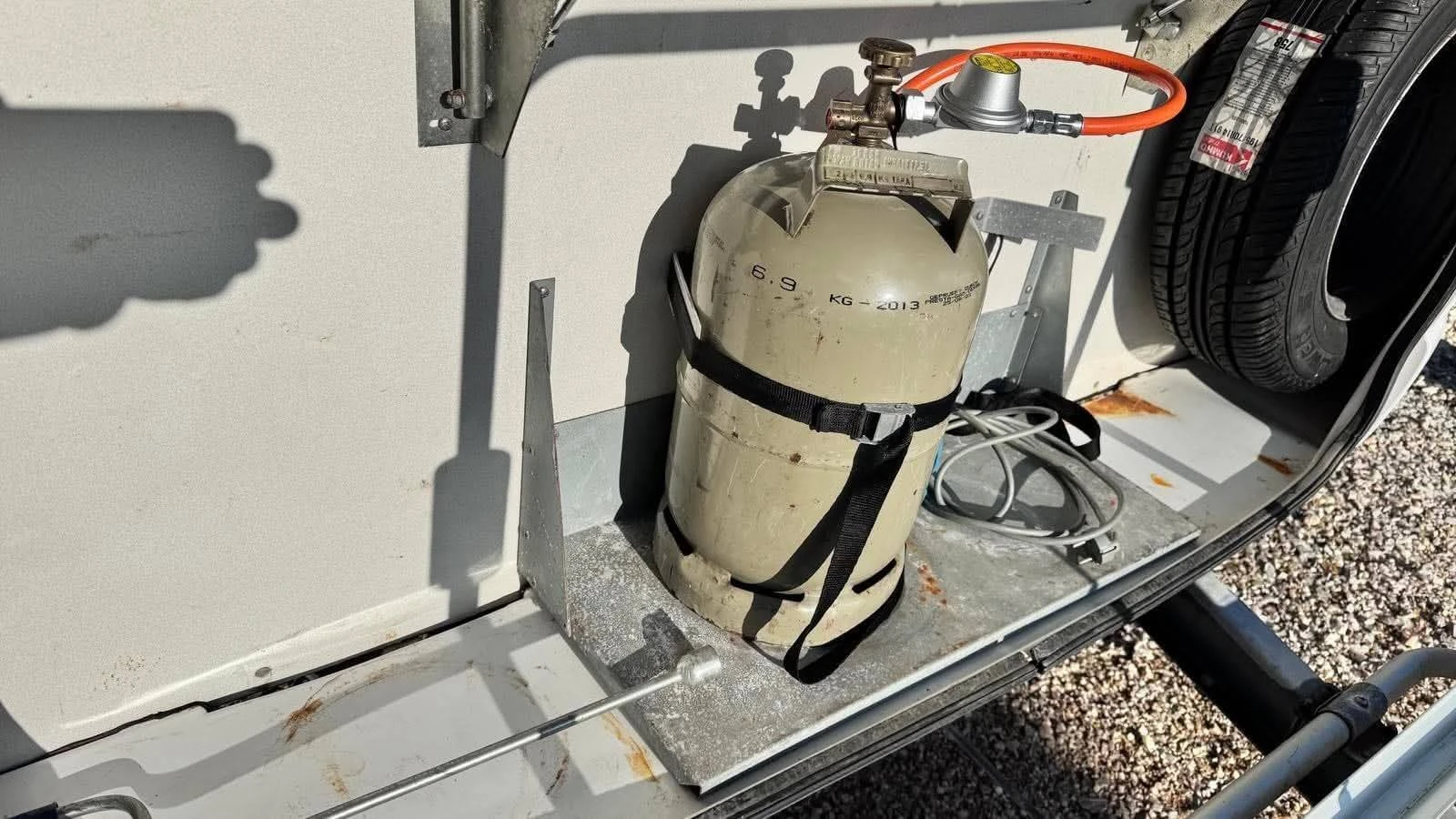 Каравана Dethleffs С единични легла , снимка 5 - Каравани и кемпери - 53916844