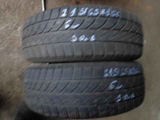 Гуми Зимни 215/65R16, снимка 1 - Гуми и джанти - 20270024