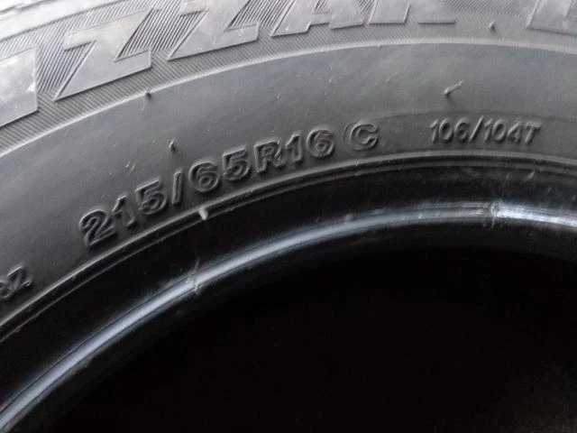 Гуми Зимни 215/65R16, снимка 4 - Гуми и джанти - 20270024