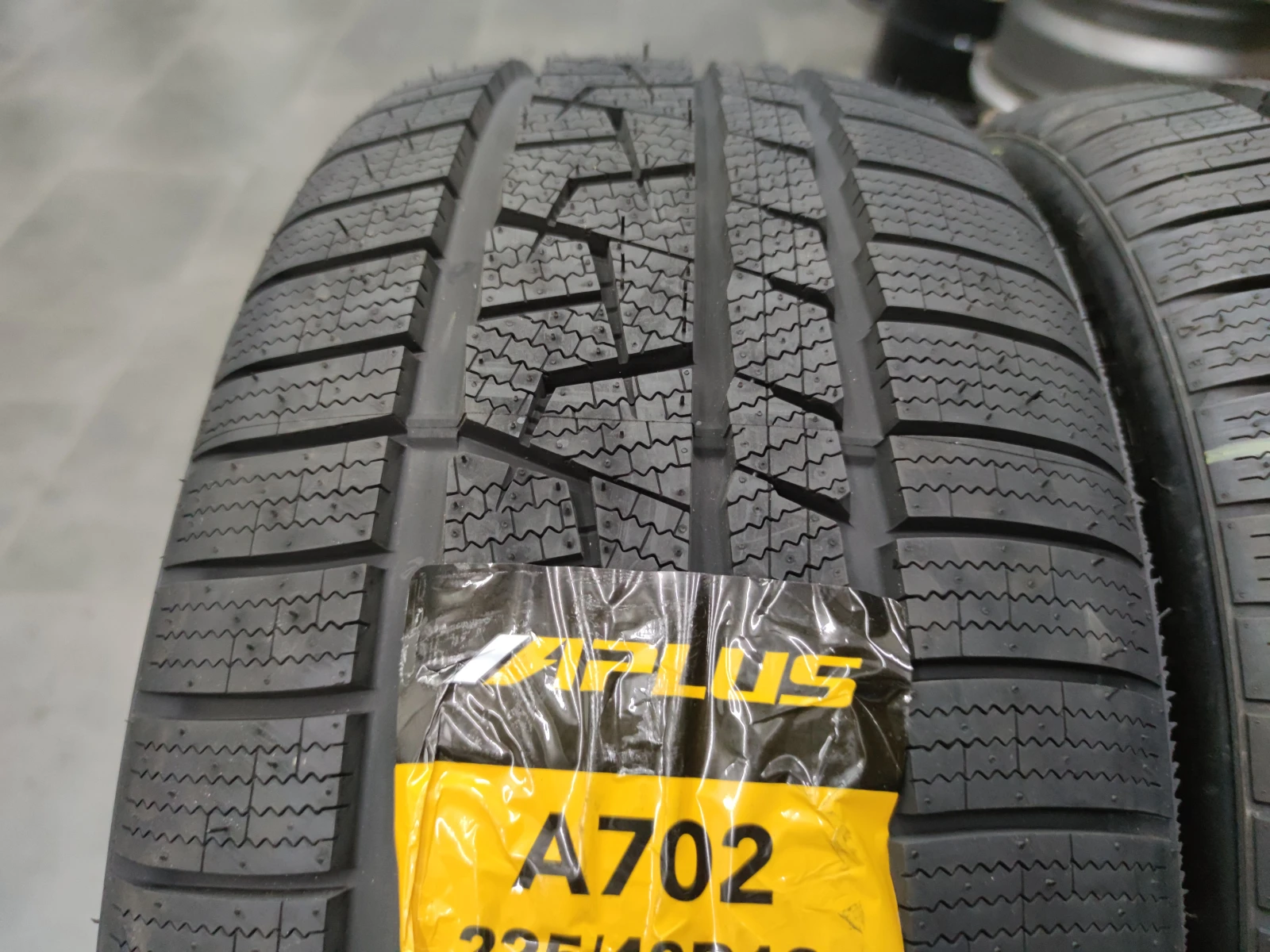  225/40R18 | Mobile.bg   2