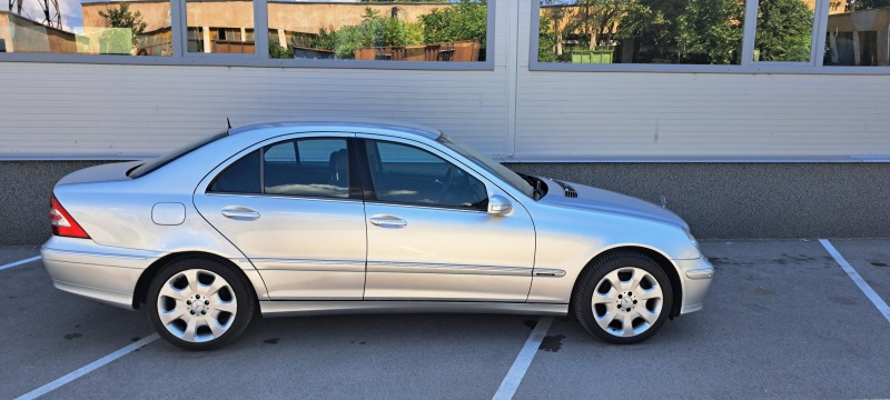 Mercedes-Benz C 320 3.2 4MATIC, снимка 10 - Автомобили и джипове - 46115054