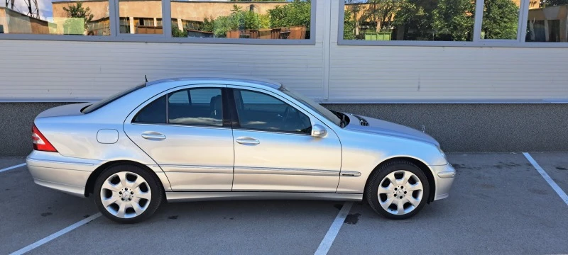 Mercedes-Benz C 320 3.2 4MATIC, снимка 10 - Автомобили и джипове - 47113297