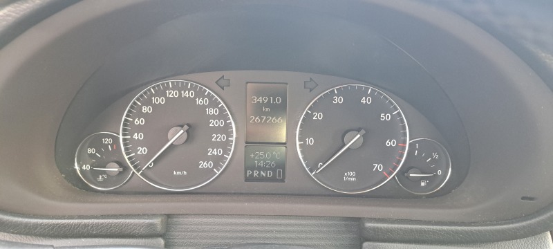 Mercedes-Benz C 320 3.2 4MATIC, снимка 16 - Автомобили и джипове - 46115054