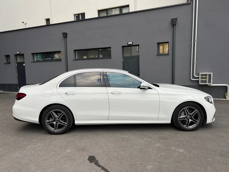 Mercedes-Benz E 220, снимка 2 - Автомобили и джипове - 47439715