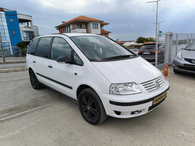 VW Sharan 1.9tdi, снимка 3 - Автомобили и джипове - 47396270