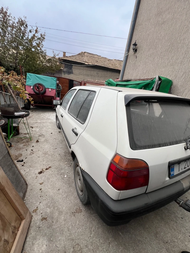 VW Golf 1.9D, снимка 5 - Автомобили и джипове - 47901102