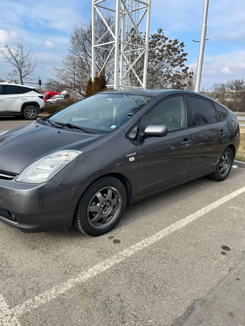 Toyota Prius 1.5 Hybrid facelift , снимка 1 - Автомобили и джипове - 48997382