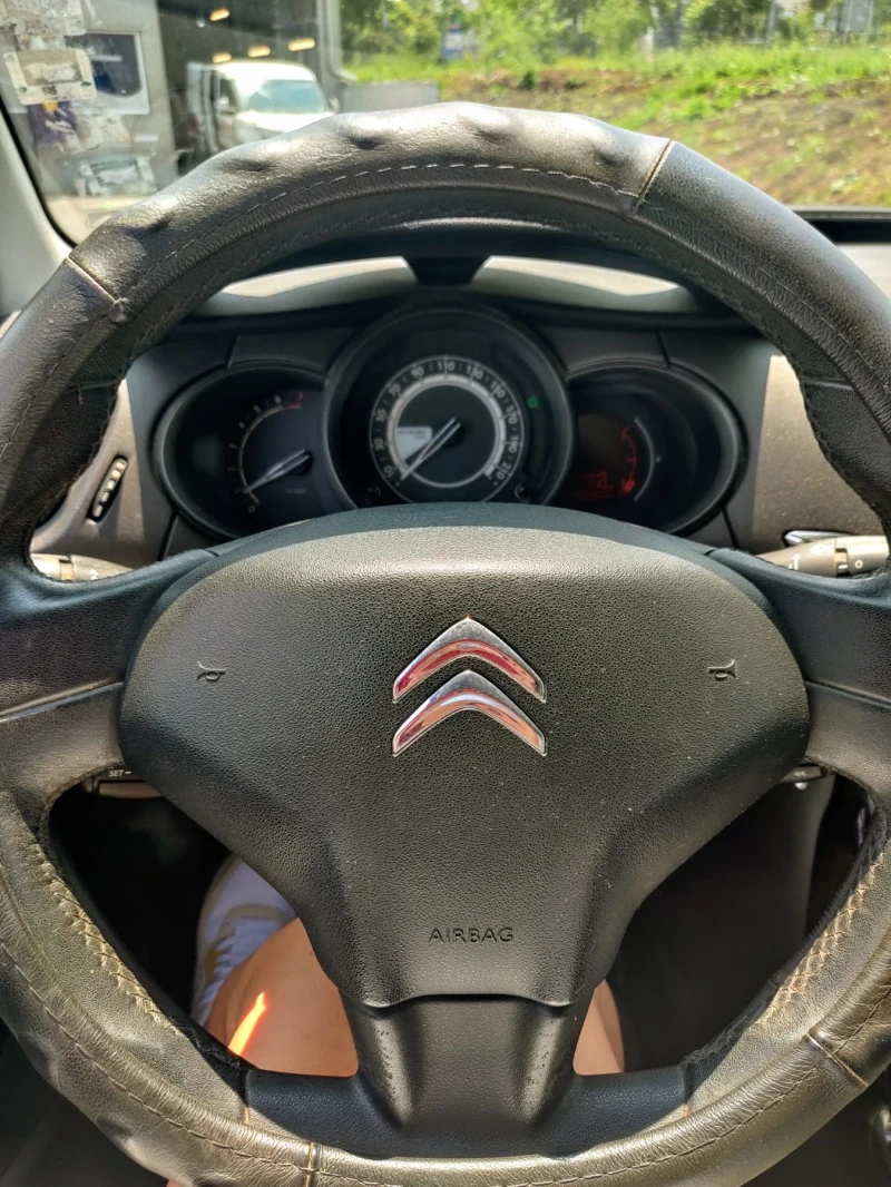 Citroen C3 Pure tech, снимка 12 - Автомобили и джипове - 52151167