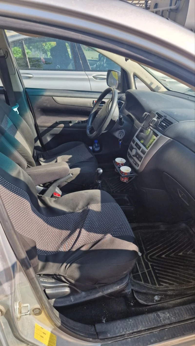 Toyota Avensis verso, снимка 7 - Автомобили и джипове - 51928833