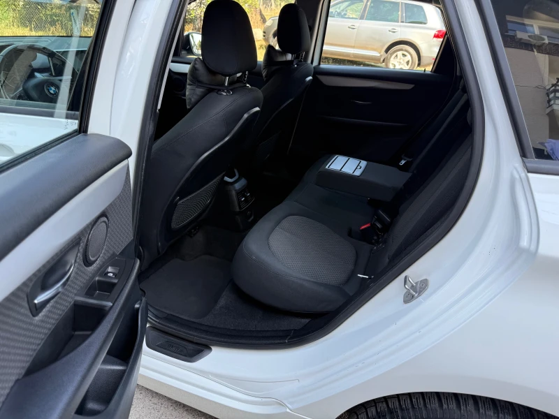 BMW 2 Active Tourer 216D, снимка 10 - Автомобили и джипове - 51343605