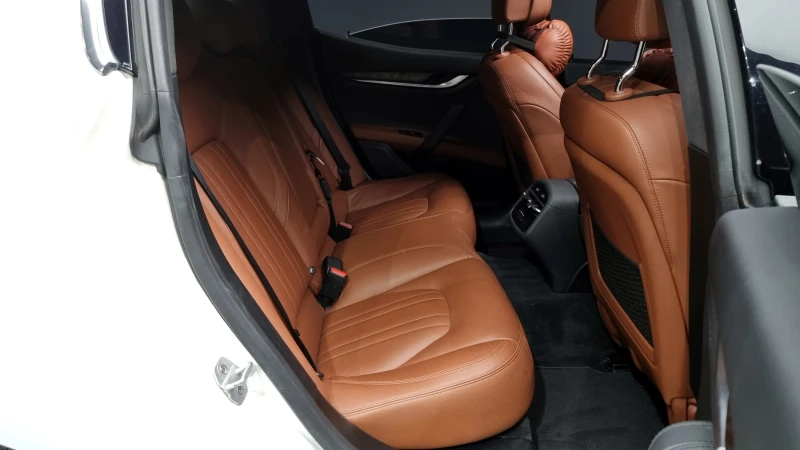 Maserati Ghibli 3.0, снимка 11 - Автомобили и джипове - 52447793