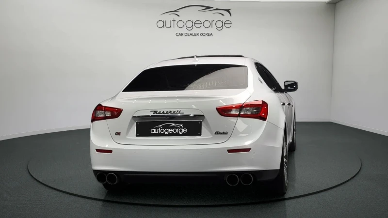 Maserati Ghibli 3.0, снимка 4 - Автомобили и джипове - 52447793