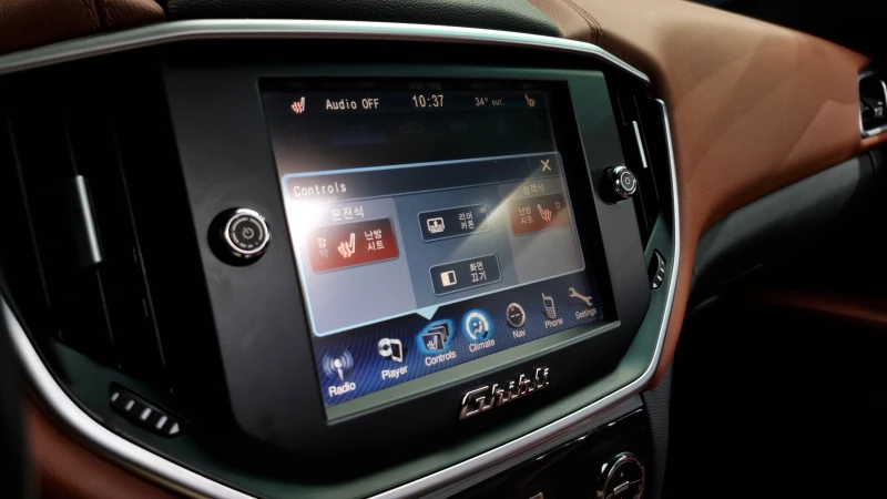 Maserati Ghibli 3.0, снимка 15 - Автомобили и джипове - 52447793