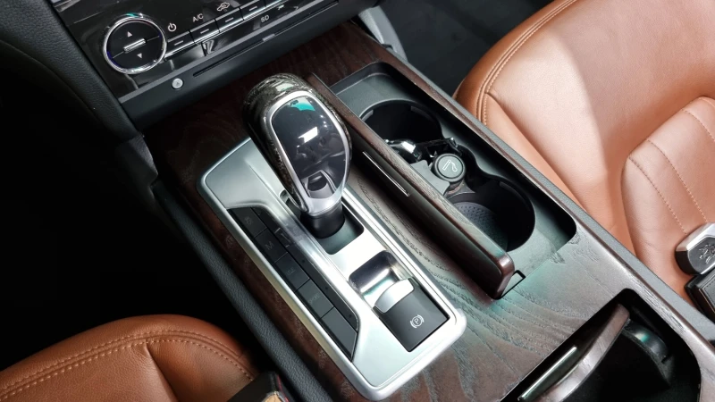 Maserati Ghibli 3.0, снимка 8 - Автомобили и джипове - 52447793