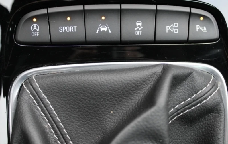 Opel Astra, снимка 8 - Автомобили и джипове - 52510642