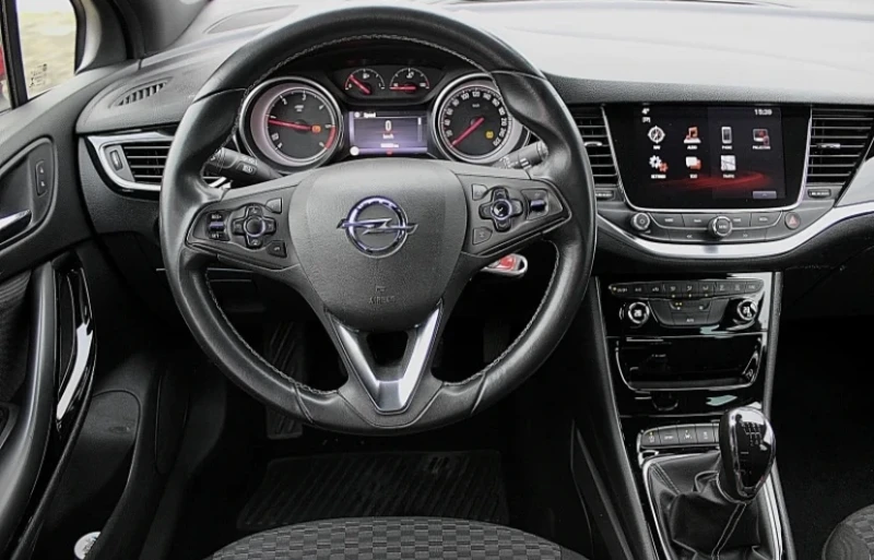 Opel Astra, снимка 5 - Автомобили и джипове - 52510642