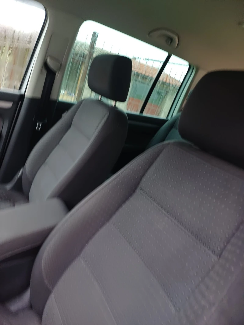 VW Touran 2.0 6ск 140 кс, снимка 12 - Автомобили и джипове - 53128007