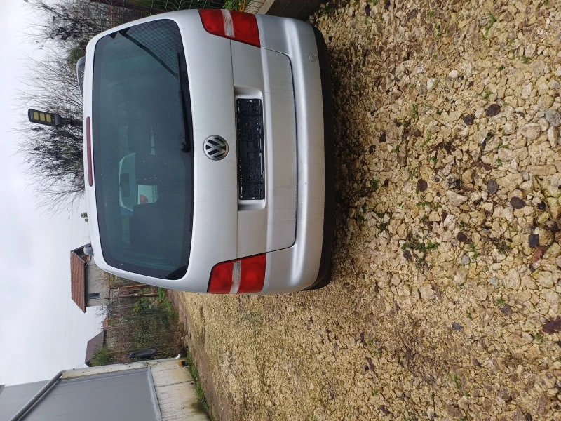 VW Touran 2.0 6ск 140 кс, снимка 2 - Автомобили и джипове - 53128007