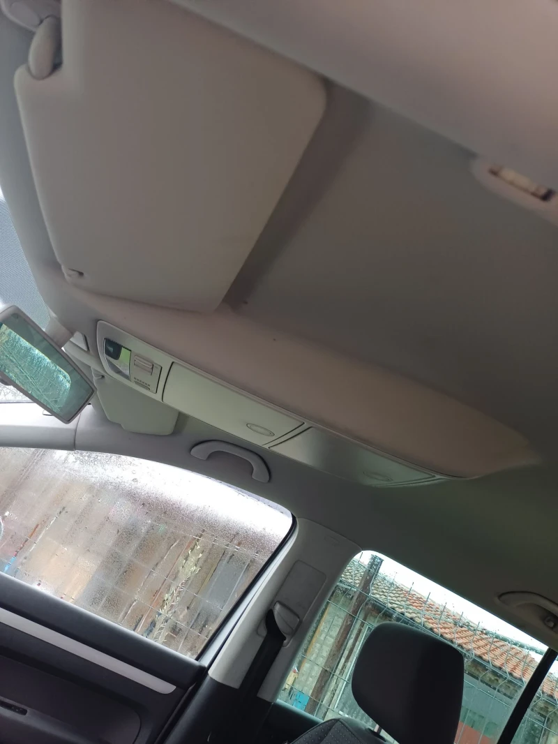 VW Touran 2.0 6ск 140 кс, снимка 11 - Автомобили и джипове - 53128007