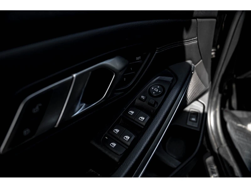 BMW 330 i xDrive* M-PACK* HUD* ADAPTIVE* CAM* , снимка 14 - Автомобили и джипове - 53209645