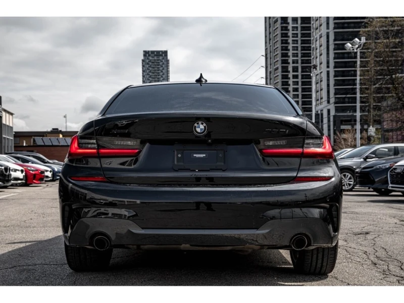 BMW 330 i xDrive* M-PACK* HUD* ADAPTIVE* CAM* , снимка 6 - Автомобили и джипове - 53209645