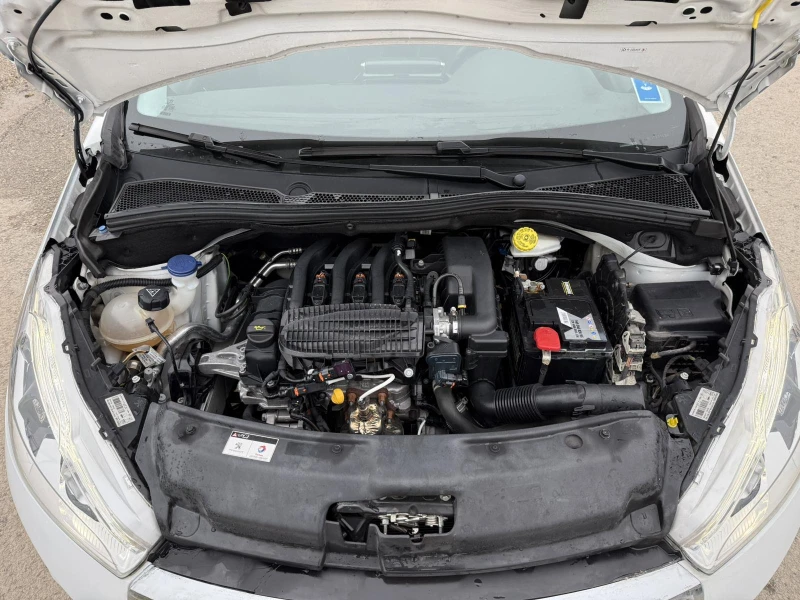 Peugeot 208 1.2i 54хил.км.FaceLift, снимка 16 - Автомобили и джипове - 53280748