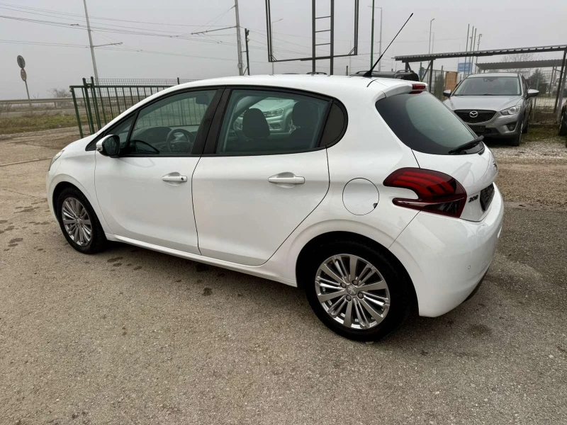 Peugeot 208 1.2i 54хил.км.FaceLift, снимка 8 - Автомобили и джипове - 53280748