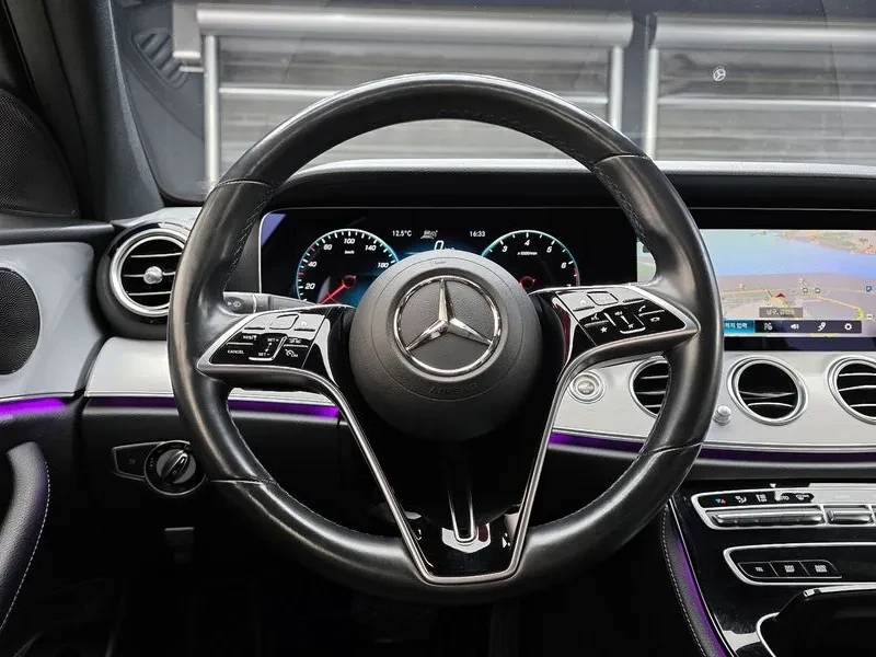 Mercedes-Benz E 200, снимка 13 - Автомобили и джипове - 54818418