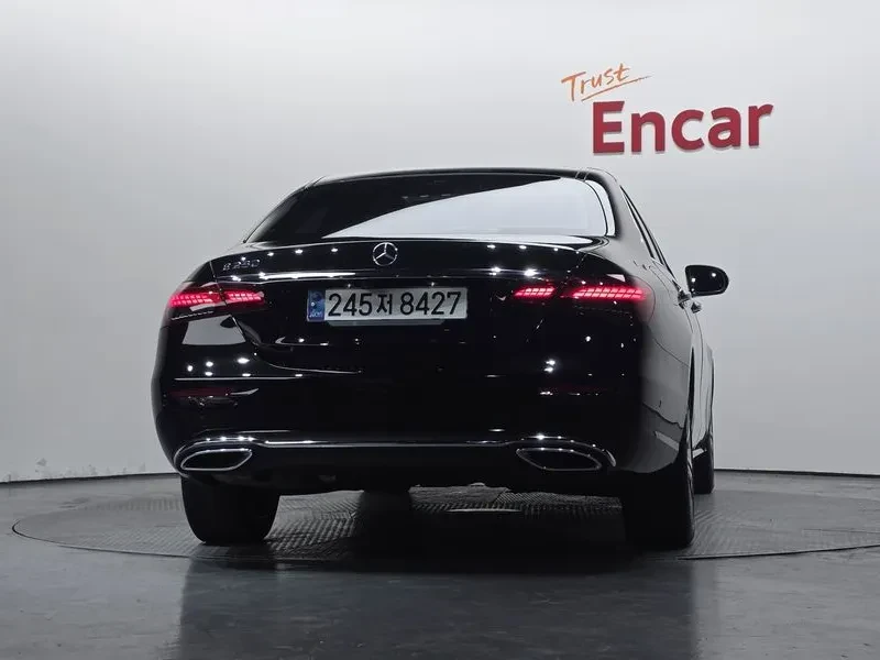 Mercedes-Benz E 200, снимка 4 - Автомобили и джипове - 54818418