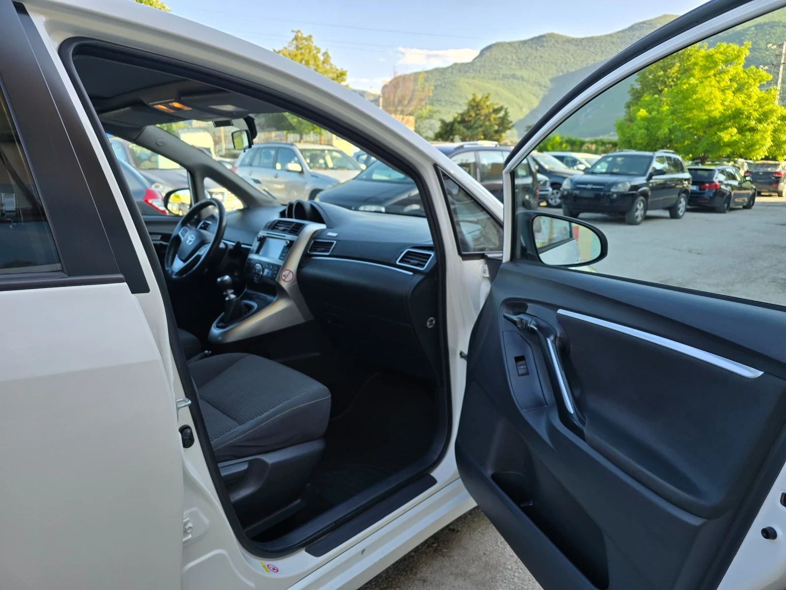Toyota Verso 1.6 D4D NAVI ПАНОРАМА FULL - изображение 9