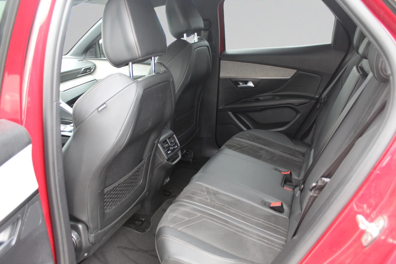 Peugeot 3008 GT 1.5 BlueHDi 130 S&S EAT8 EURO 6/2104R08 - изображение 7